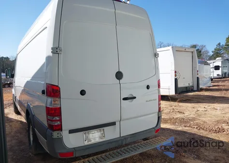 2015 Mercedes-Benz Sprinter 2500 High Roof из США, поврежденный, VIN WD3PE8DB9FP125485